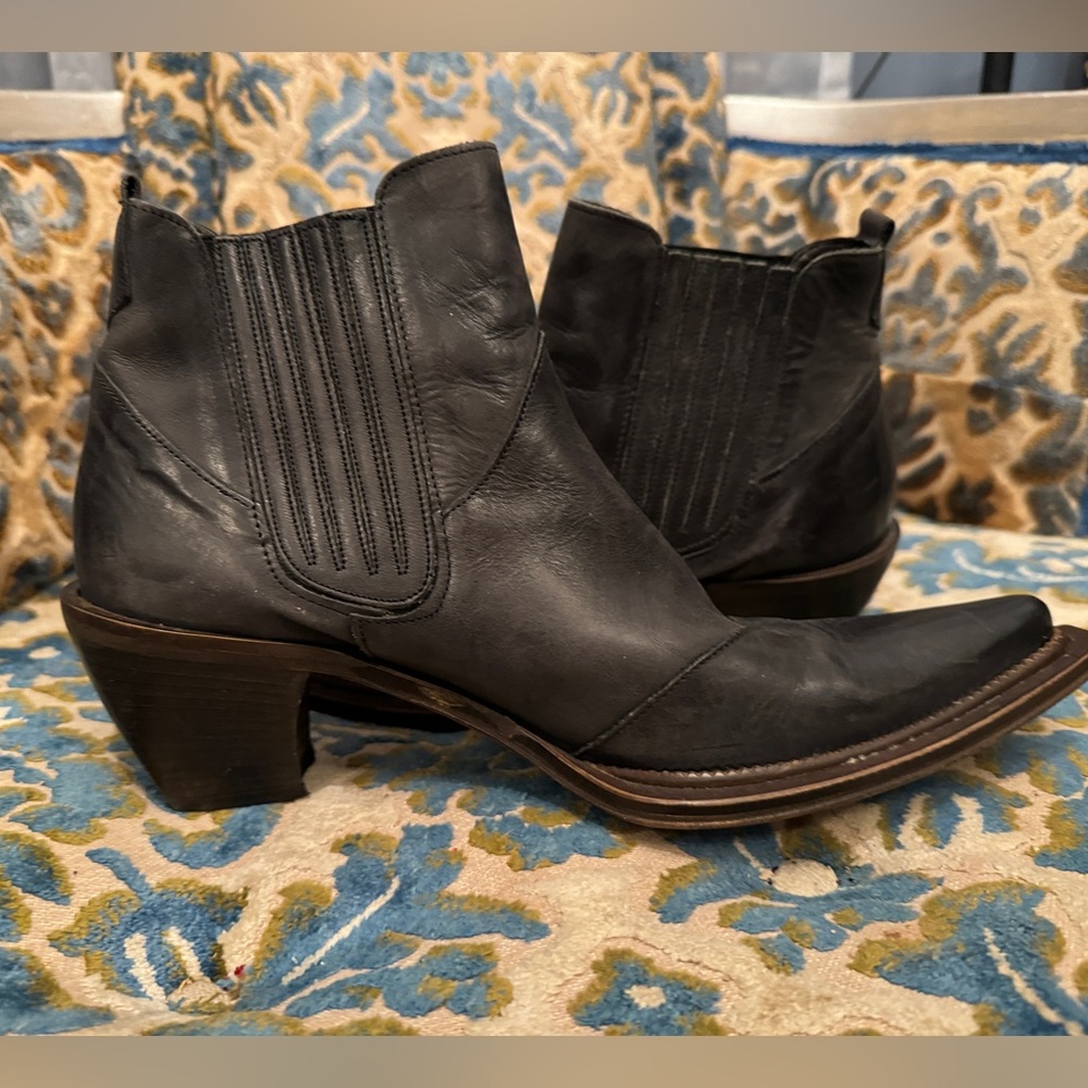 Italian Artisan/ hand 
Made Leather Western Ankle Boots deep brown – Size 38